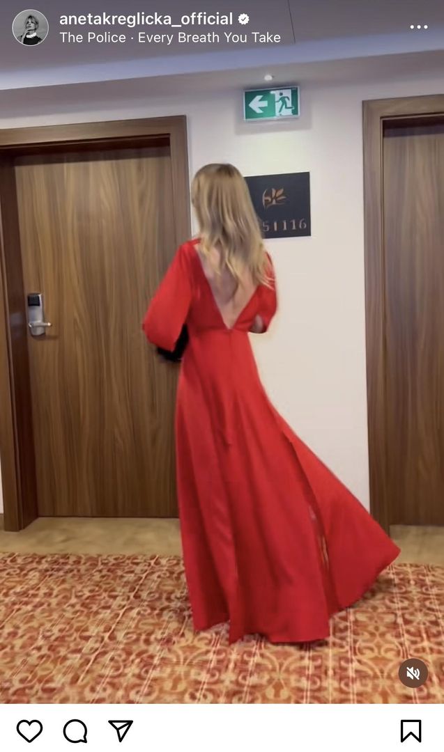 Aneta Kręglicka odsłoniła plecy 