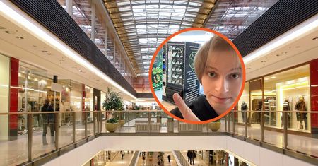 Kupił paczki niespodzianki w galerii handlowej. Oto co było w środku