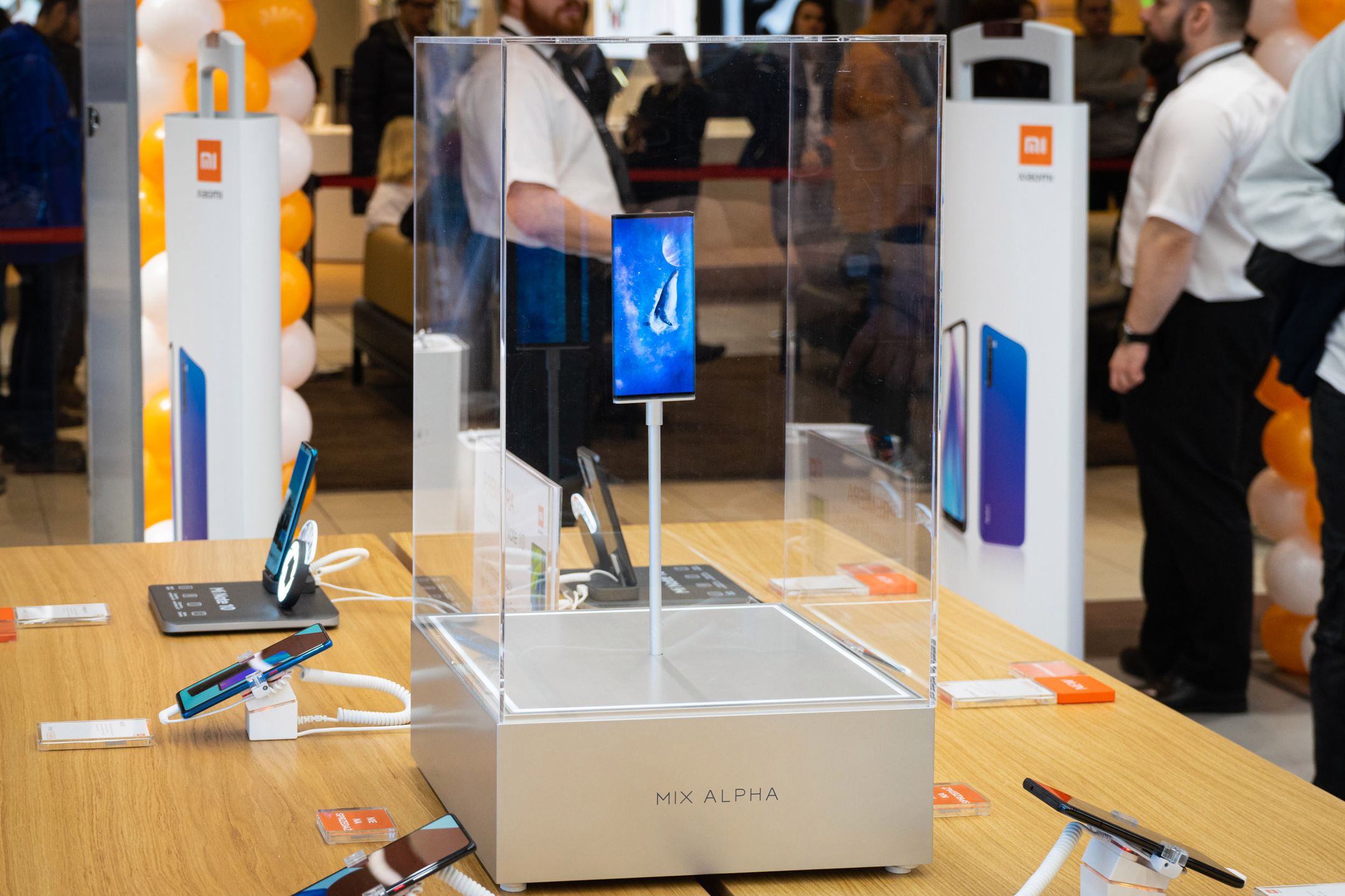 Xiaomi Mi Mix Alpha: telefon rodem z sci-fi pojawił się w Warszawie 2