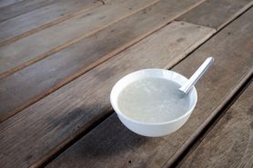 Kleik ryżowy – jak go zrobić i jak podawać?