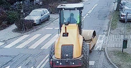 Jechał walcem po osiedlowej uliczce. Zniszczył ponad kilometr jezdni