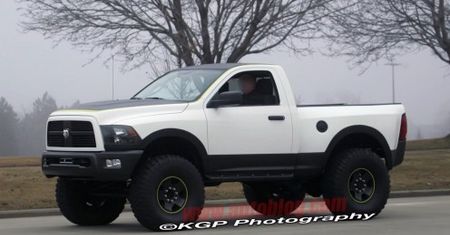 Nowy Dodge Ram Power Wagon przyłapany podczas jazdy