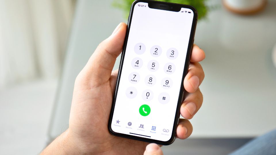 Choroba dłoni wywołana przez smartfona.