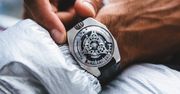Urwerk UR-100 SpaceTime: kosmiczny zegarek. Mierzy dystans przebyty przez Ziemię