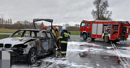 Pożar samochodu osobowego BMW X5 [Galeria]