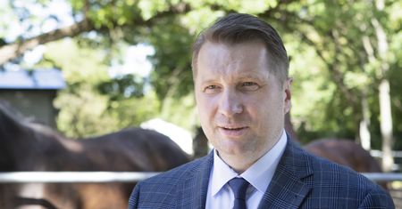 Polacy ocenili zmiany w szkolnictwie. Przemysław Czarnek nie wypadł najlepiej