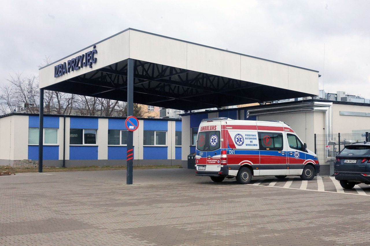 Zaatakował 9 osób na SOR w Legnicy. Nie pójdzie do więzienia