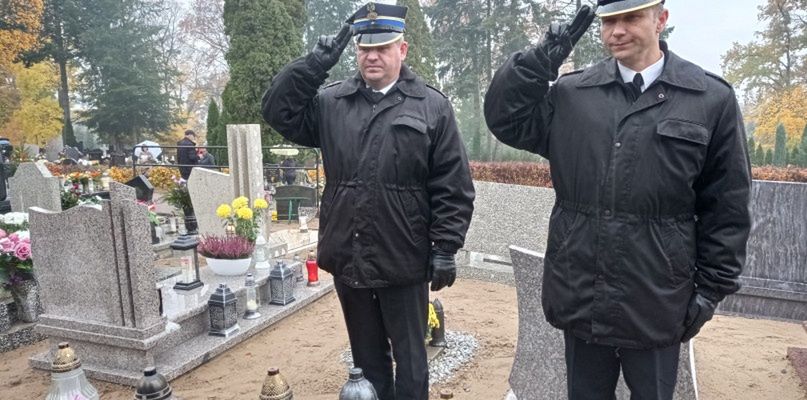 Strażacy pamiętali o zmarłych kolegach