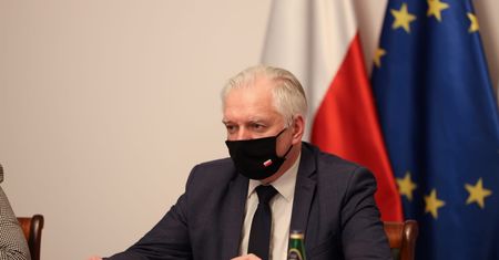 Narodowa kwarantanna. Gowin: Będzie pomoc dla przedsiębiorców