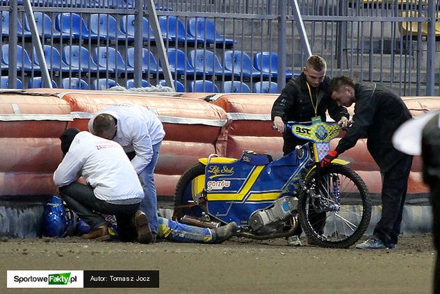 W 12. gonitwie dnia Bartosz Zmarzlik groźnie upadł na tor