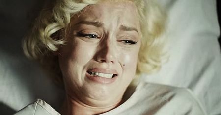 Tylko dla dorosłych. Skandaliczne sceny w "Blondynce" Netfliksa [+18]