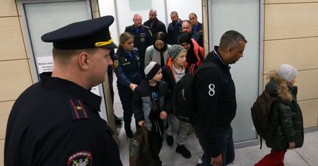 Pięć godzin bez wody i jedzenia. Sceny na lotnisku w Moskwie