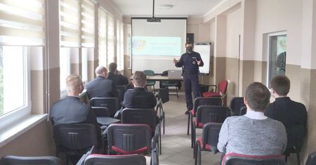 Wrocław. Policjanci zorganizowali szkolenie dla księży. Wszystko w trosce o seniorów