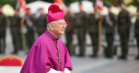 Abp Jędraszewski krytykuje edukację zdrowotną. "Deprawacja"
