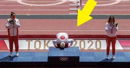 To robi wrażenie. Anita Włodarczyk wytłumaczyła się z nietypowego zachowania