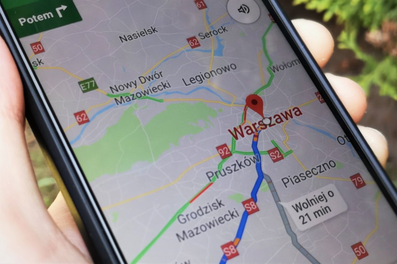 W Mapach Google pojawiły się nowe opcje zgłaszania zagrożeń na drodze, fot. Oskar Ziomek