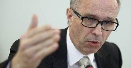 KNF do ubezpieczycieli: podnieście ceny ubezpieczeń komunikacyjnych