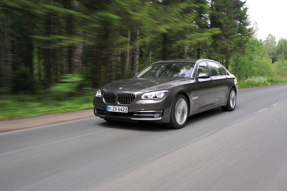 BMW serii 7 na rok 2013 - megagaleria niemieckiego okrętu flagowego 66