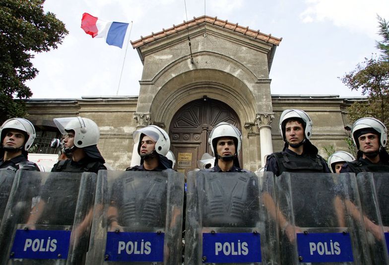 Wielka operacja policji w Turcji. Działania w 13 miastach