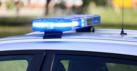 Gdynia: Rozbił auto na Chylońskiej. Miał 1,4 promila. Po wypadku poszedł po kebaba