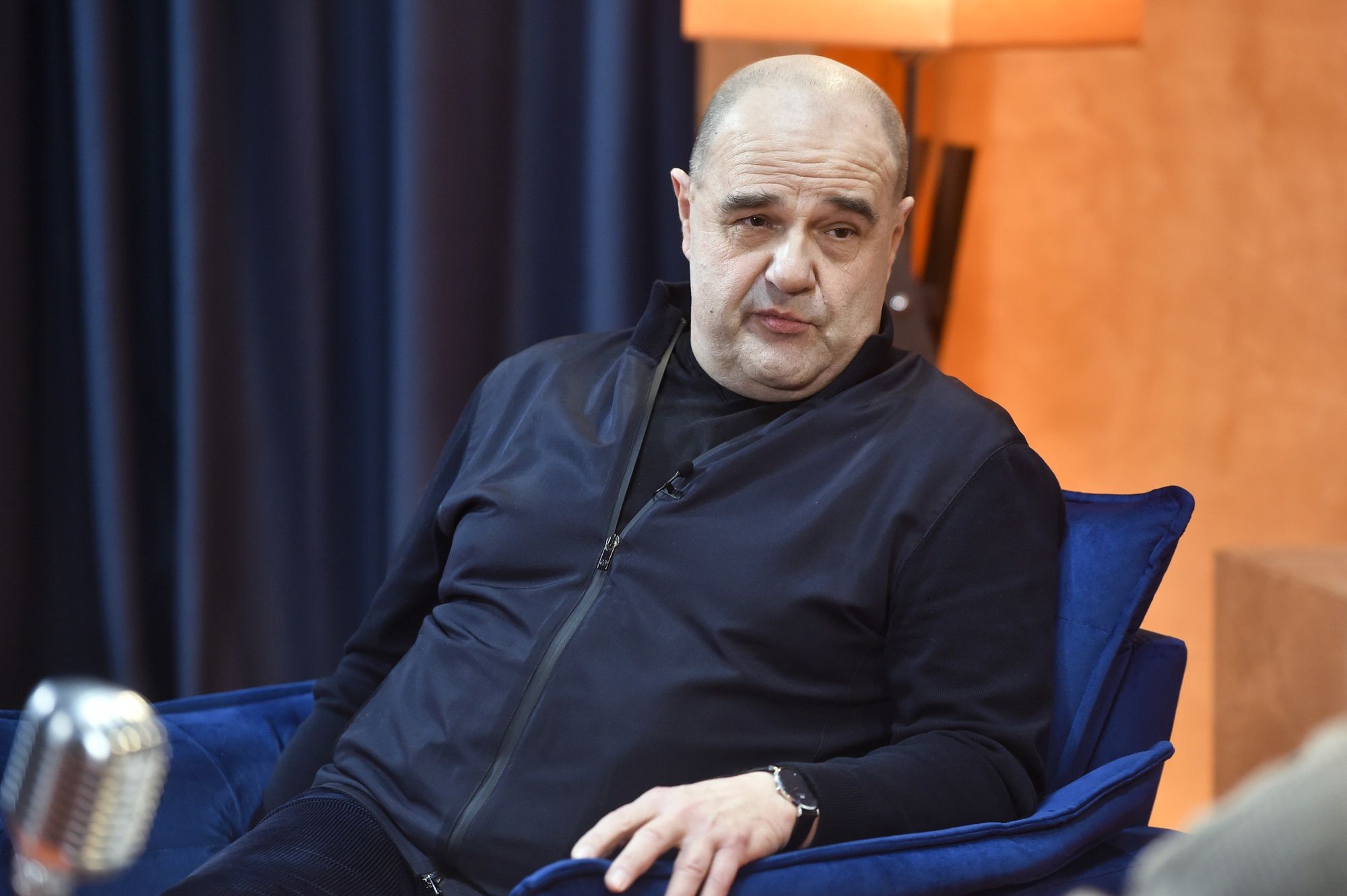 Duchowny o paleniu śmieci przez Żaka. Mówi o grzechu i pyta: "Nie stać go?"