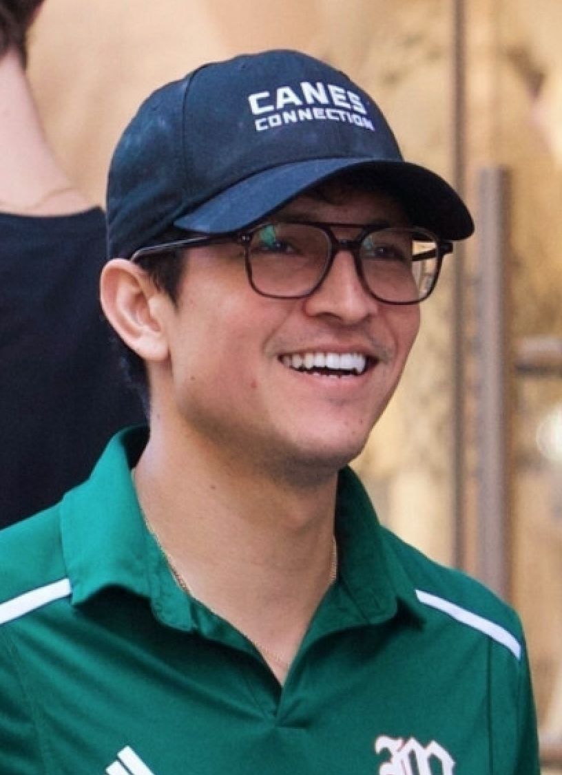 Jessica Alba i Danny Ramirez na spacerze
