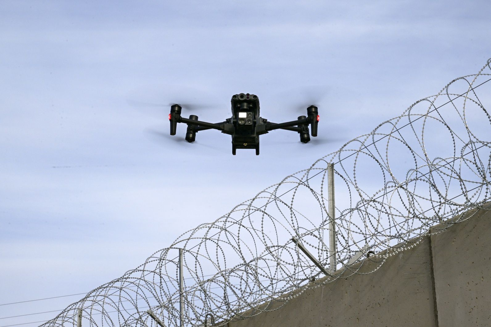 wiadomości,aktualności,WP Wiadomości Roboty i drony na granicy NATO. Zastąpią żołnierzy?