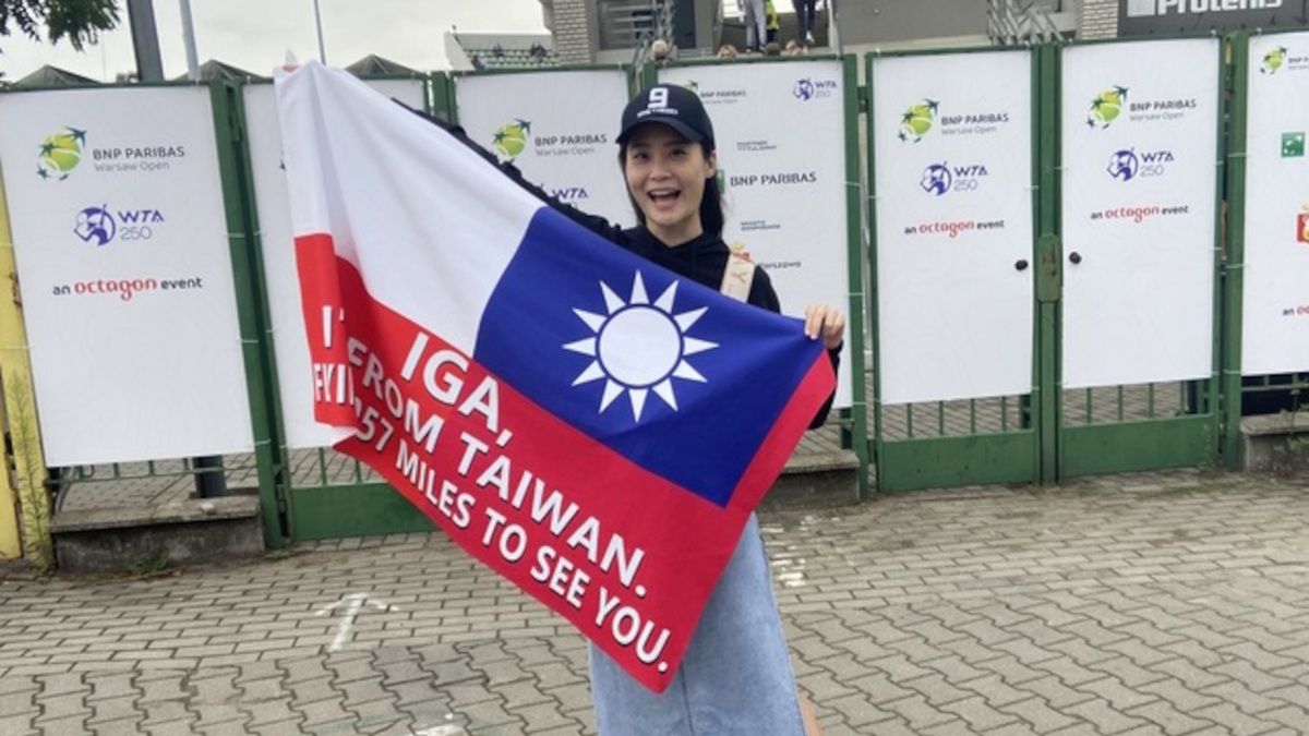 Zdjęcie okładkowe artykułu: WP SportoweFakty /  / Jasper z Tajwanu jest wielką fanką Igi Świątek. Żeby zobaczyć jej mecze w turnieju BNP Paribas Warsaw Open 2023, przemierzyła kilka tysięcy kilometrów