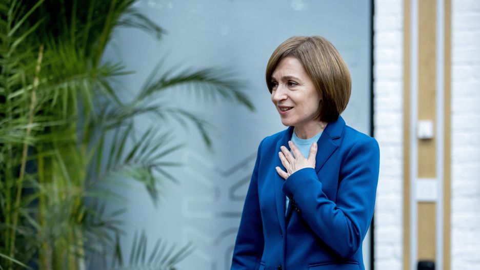 Presidential elections in Moldova
epa11700087 Incumbent President of Moldova Maia Sandu leaves stage after a final press conference at her campaign headquarters in Chisinau, Moldova, 03 November 2024. Moldova is holding the second round of presidential elections, with former Attorney General of Moldova Alexandr Stoianoglo facing incumbent President of Moldova Maia Sandu.  EPA/DUMITRU DORU 
Dostawca: PAP/EPA.
DUMITRU DORU
office, elections