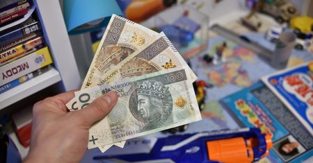 Tysiące dzieci bez 800 plus. Rząd zmienił zasady