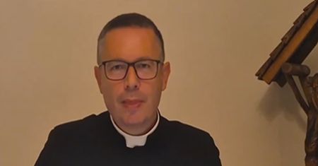 Tyle zebrał "na tacę". Ksiądz pokazał niedzielny wynik