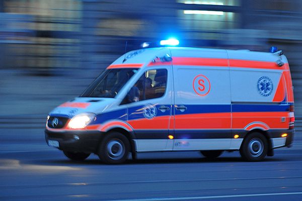Policjant śmiertelnie potrącił kobietę w Solcu Kujawskim. Prowadziła wózek z niepełnosprawnym synem