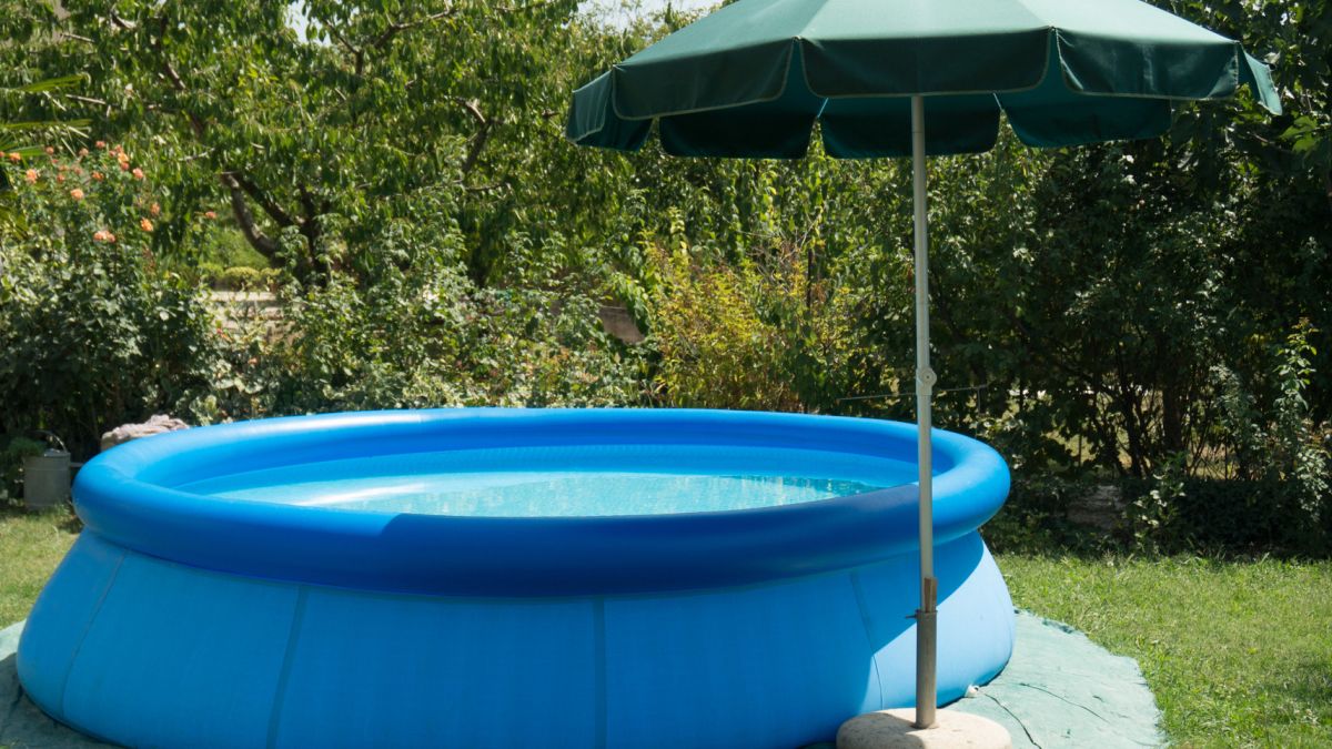 18-miesięczny chłopiec wpadł do basenu. Trwa walka o jego życie