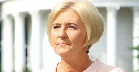 Tej wiosny zachwyca stylem. Strój Agaty Dudy to hit dla 50-latek
