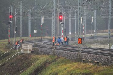 Uszkodzone tory przy stacji PKP Mika