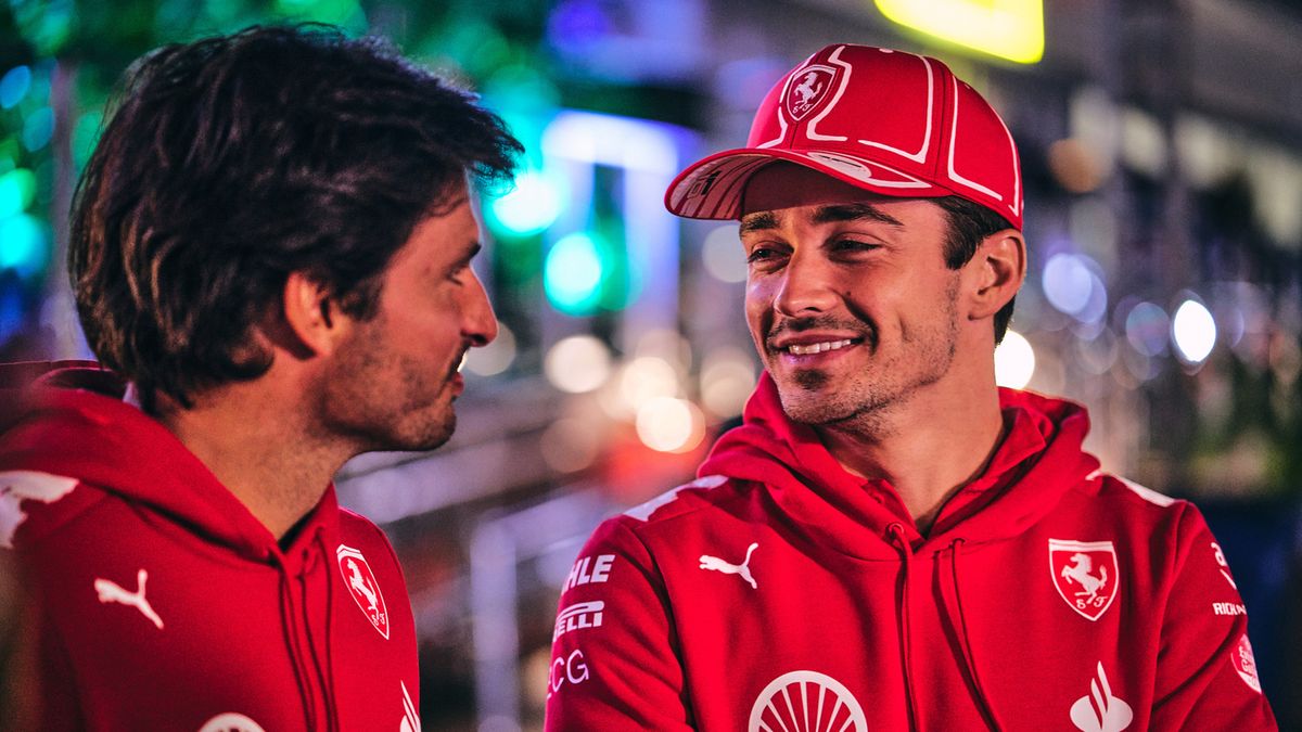 Charles Leclerc (po lewej) i Carlos Sainz