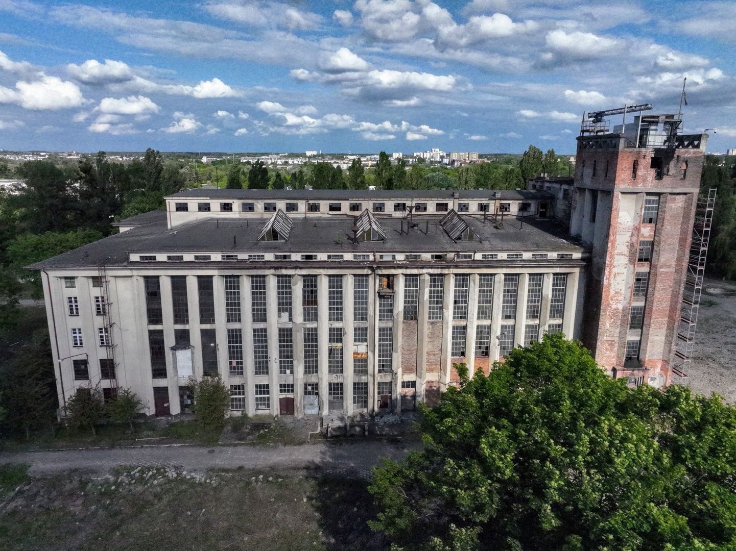 Rozpoczęły się prace remontowe starego budynku elektrociepłowni Garbary w Poznaniu. Na Ostrowie Tumskim powstanie wielkie osiedle, którego dawna elektrownia będzie sercem.