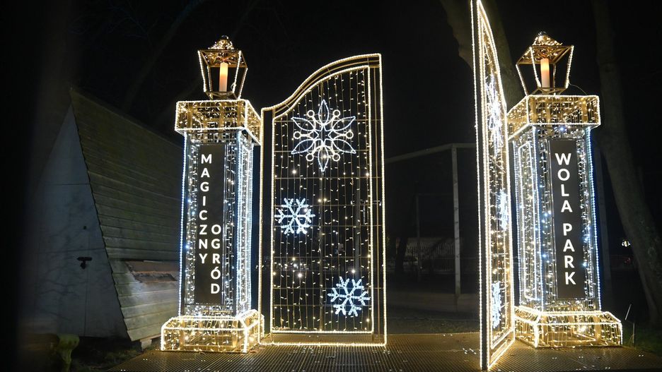 Wola Park z własną świąteczną iluminacją.