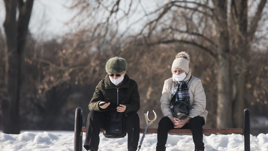 Niewykluczone, że maseczki pozostaną z nami już na zawsze. Wiele osób będzie je nosić nawet wtedy, gdy nie będzie już  takiego obowiązku