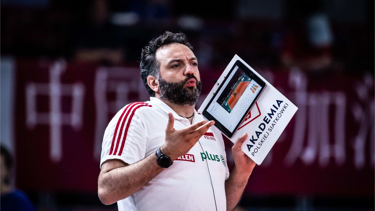 Zdjęcie okładkowe artykułu: Materiały prasowe / FIVB / Na zdjęciu: trener Stefano Lavarini