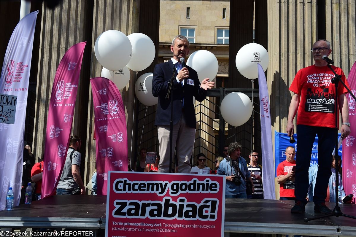 Dziś wielka manifestacja w Warszawie. Tysiące nauczycieli przyjechało po 1000 zł podwyżki