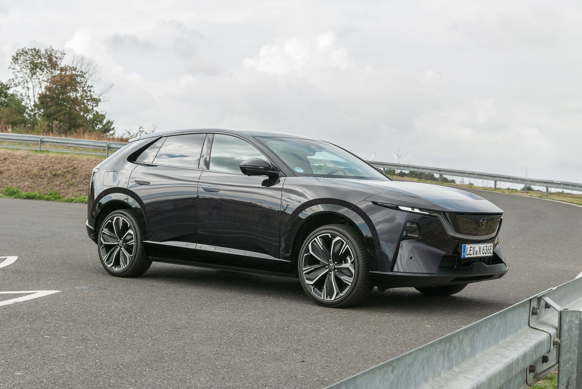 Mazda CX-6e