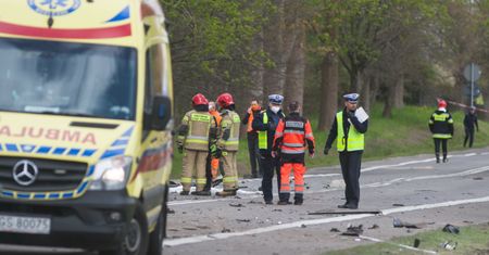 Wypadek na DK10. Jedna osoba nie żyje, druga została ranna
