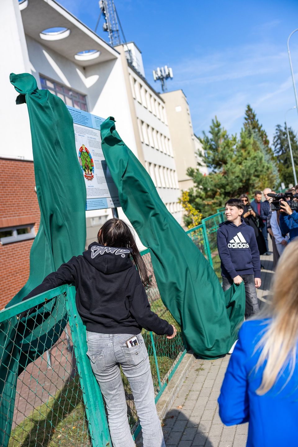 6 października w SP 15 odsłonięto mural, zaprojektowany przez uczniów.