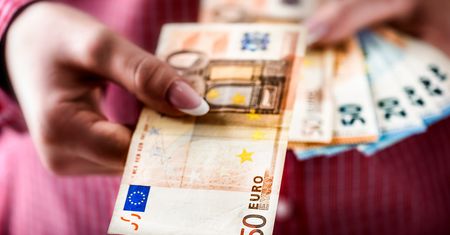 Polacy nie chcą euro. Obawy przed wspólną walutą wciąż silne
