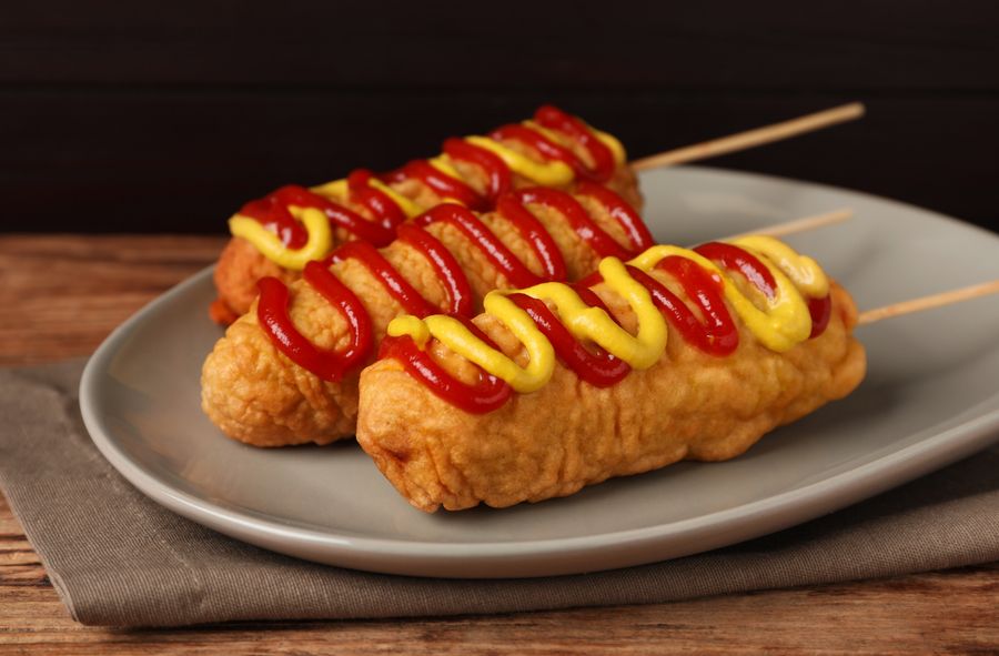 Corn dogi w Żabce? Firma znów zaskakuje