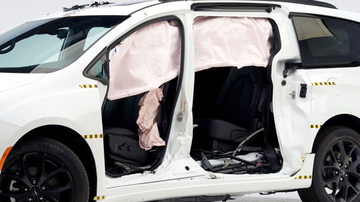 Amerykańskie testy zderzeniowe pod pewnymi względami są bardziej rygorystyczne od europejskich