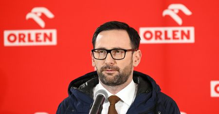 Milioner w klapkach. Obajtek wrzucił zdjęcie. Wysyp komentarzy