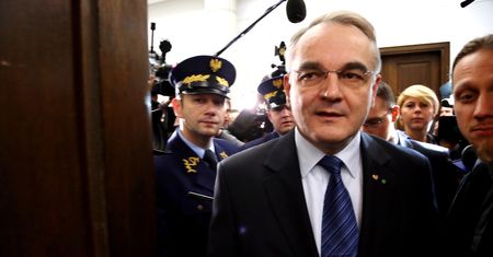 Dymisja Waldemara Pawlaka faktem. Relacja na żywo