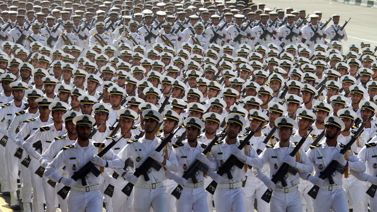 Irańska armia na razie nie dysponuje bronią atomową.